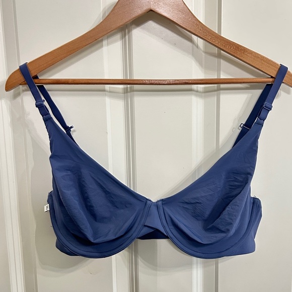 Like new Harper Wilde Base Unlined bra in 38C. Seriously such a good bra. - Picture 12 of 15